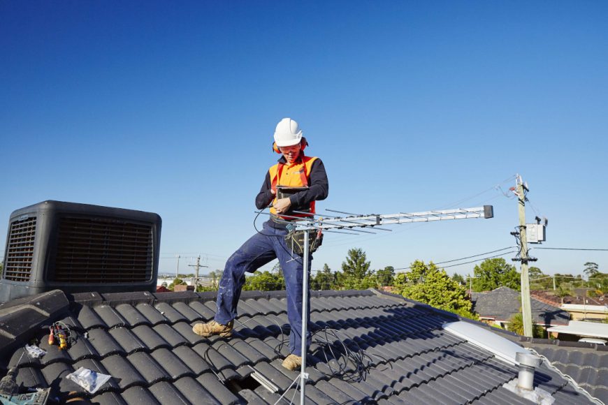 8 Tips for Installing a TV antenna on the roof